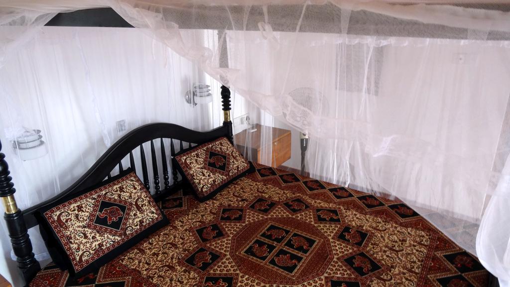 Salt Lake Cabanas & Restaurant تانجالي المظهر الخارجي الصورة